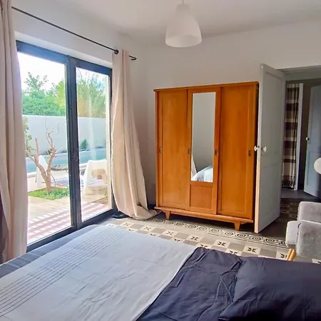 Villa Uzes Mazet Classe Tres Jolie Vue Commerces A Pieds